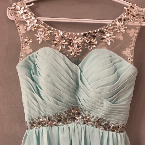 Fun dress! - Picture 2 of 6